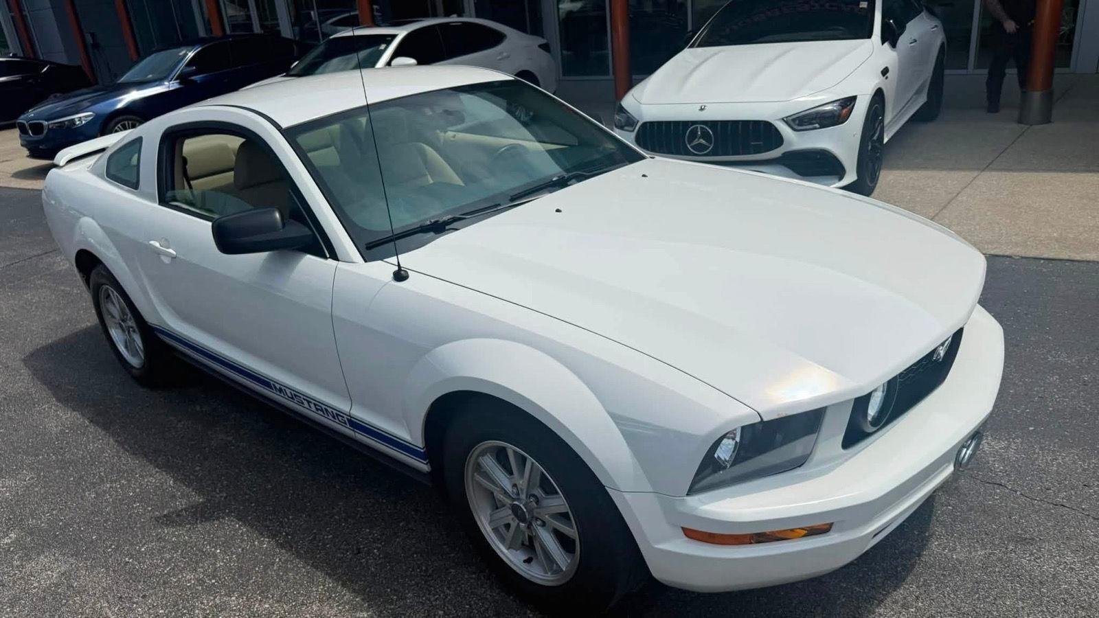 Ford Mustang V6 Standard Coupe 2006