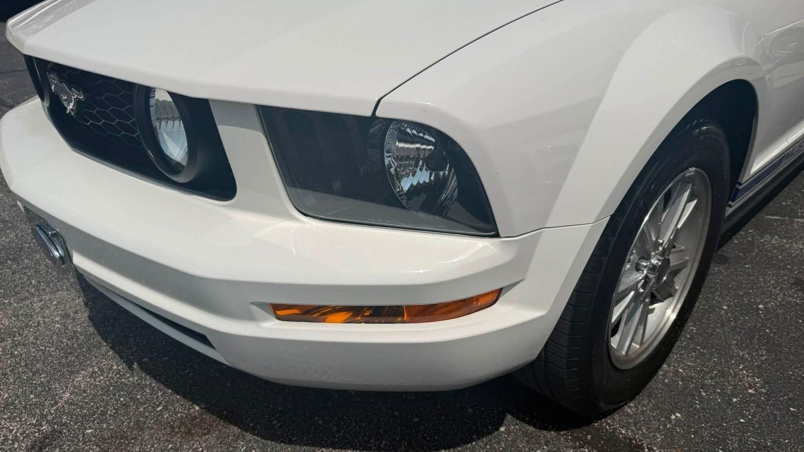 Ford Mustang V6 Standard Coupe 2006