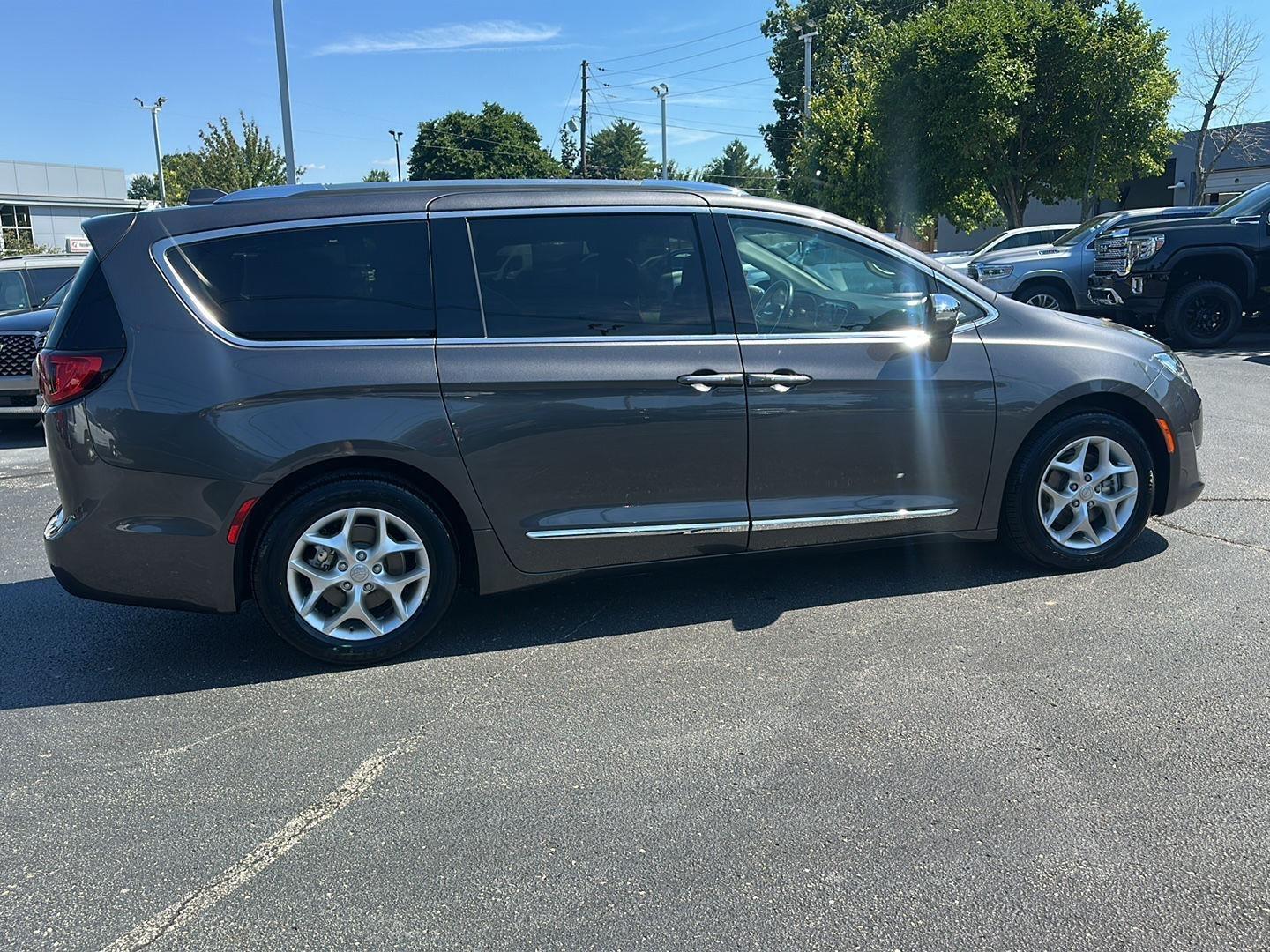 Chrysler Pacifica Limited 2019
