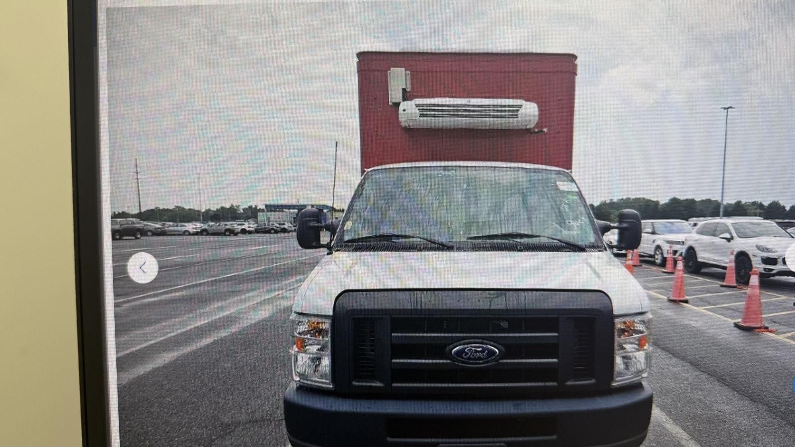 Ford Econoline E-350 Super Duty 2023