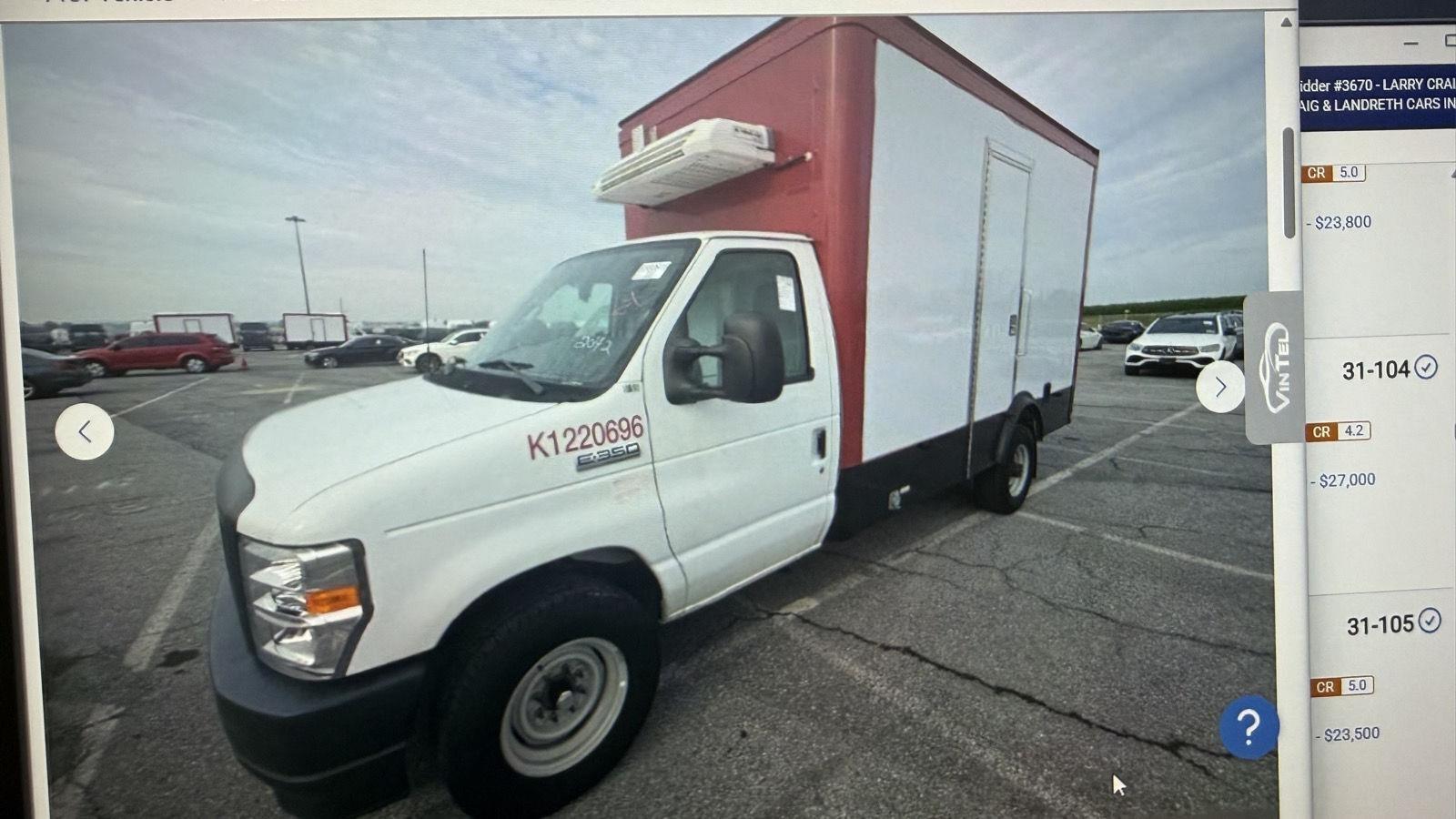Ford Econoline E-350 Super Duty 2023