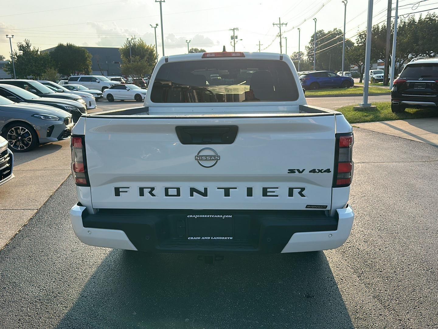 Nissan Frontier SV Crew Cab 4WD 2023