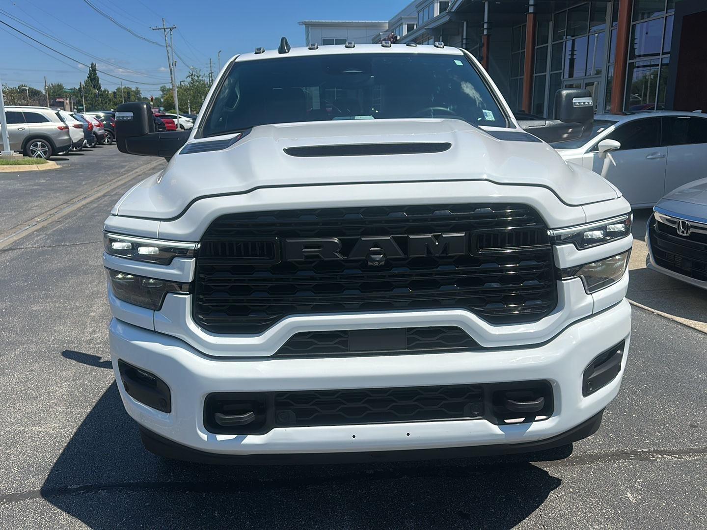 RAM 3500 Limited Mega Cab 4WD DRW 2026