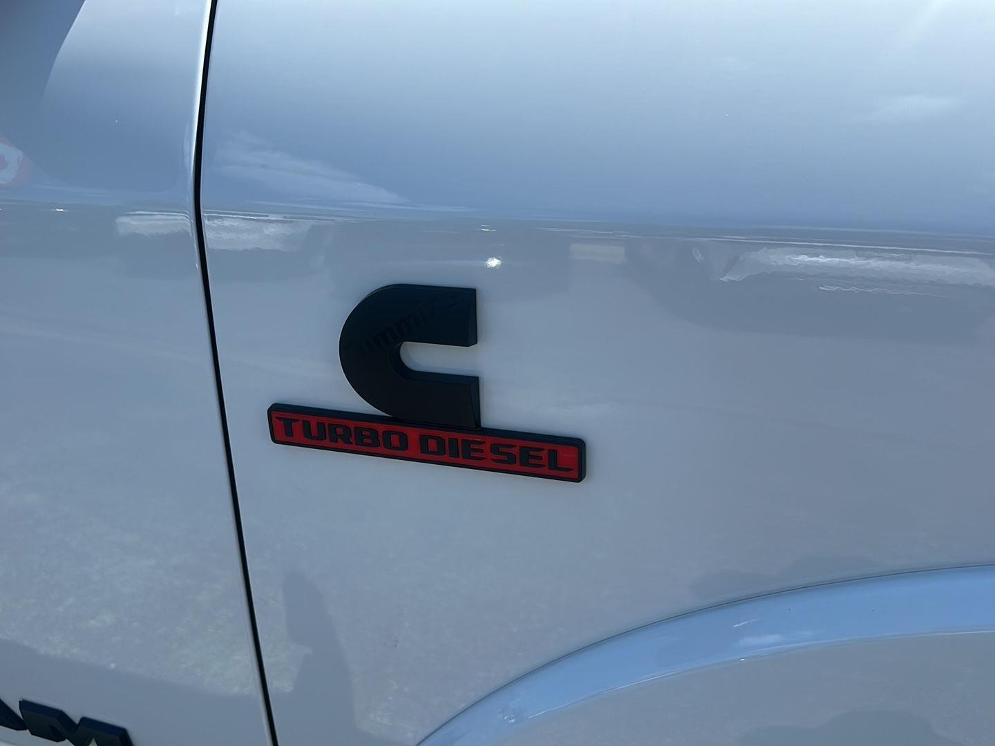 RAM 3500 Limited Mega Cab 4WD DRW 2026