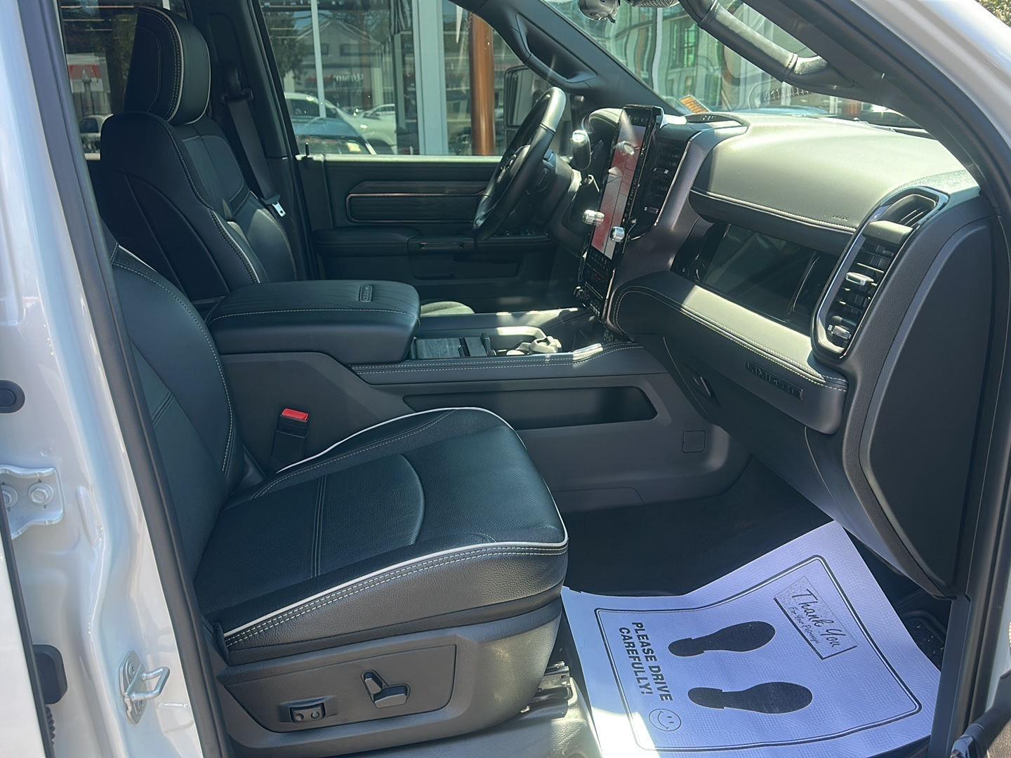 RAM 3500 Limited Mega Cab 4WD DRW 2026