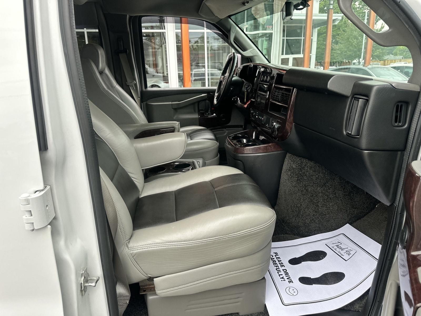 GMC Savana G2500 Cargo 2016