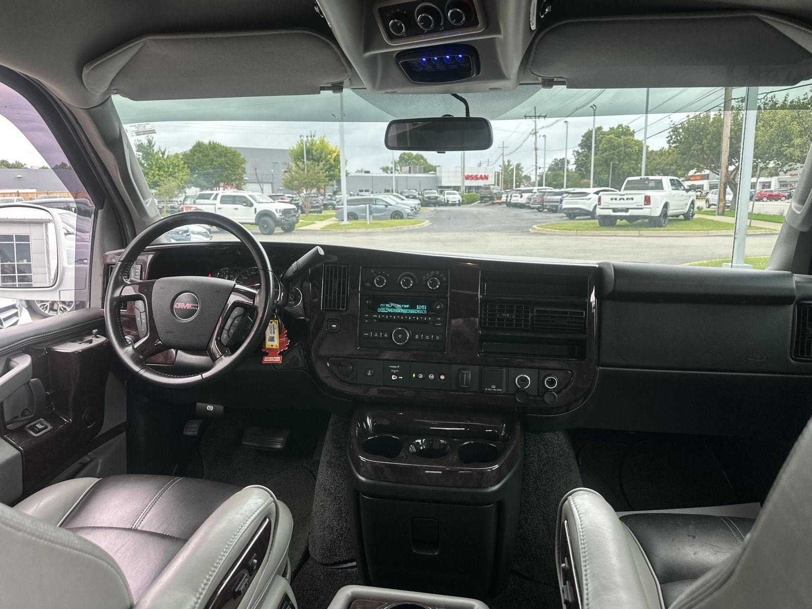 GMC Savana G2500 Cargo 2016