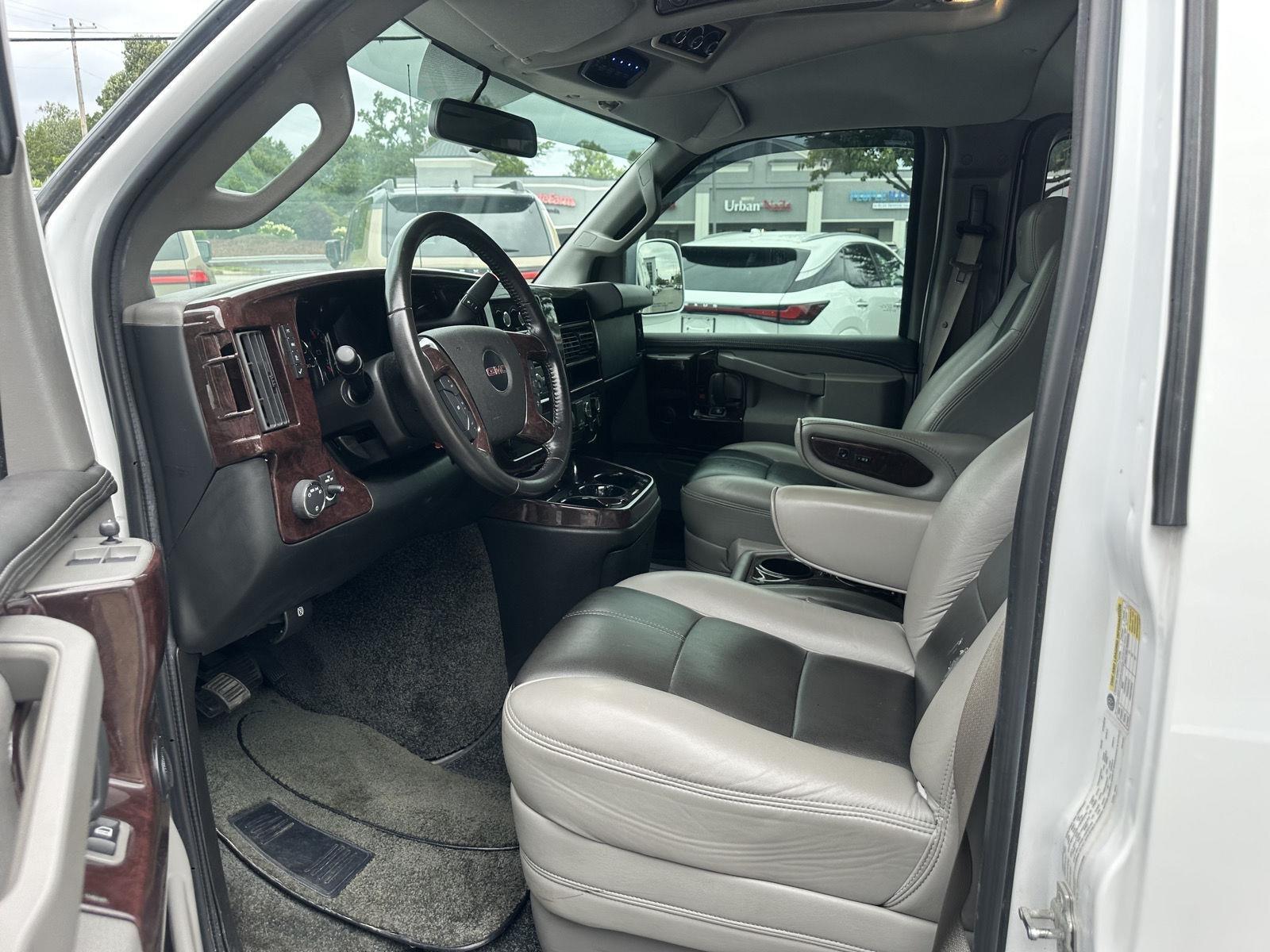 GMC Savana G2500 Cargo 2016