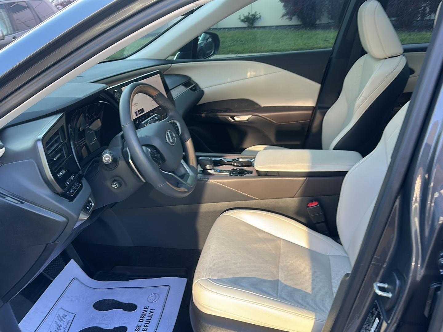 Lexus RX 350h AWD 2025