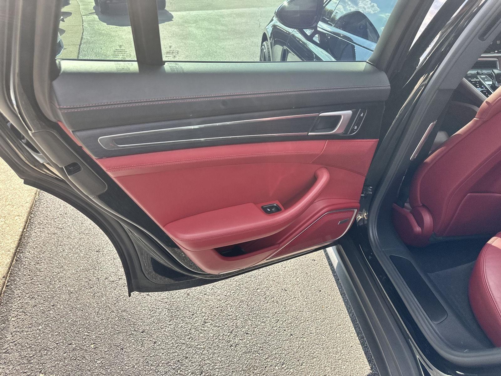 Porsche Panamera 4 2022