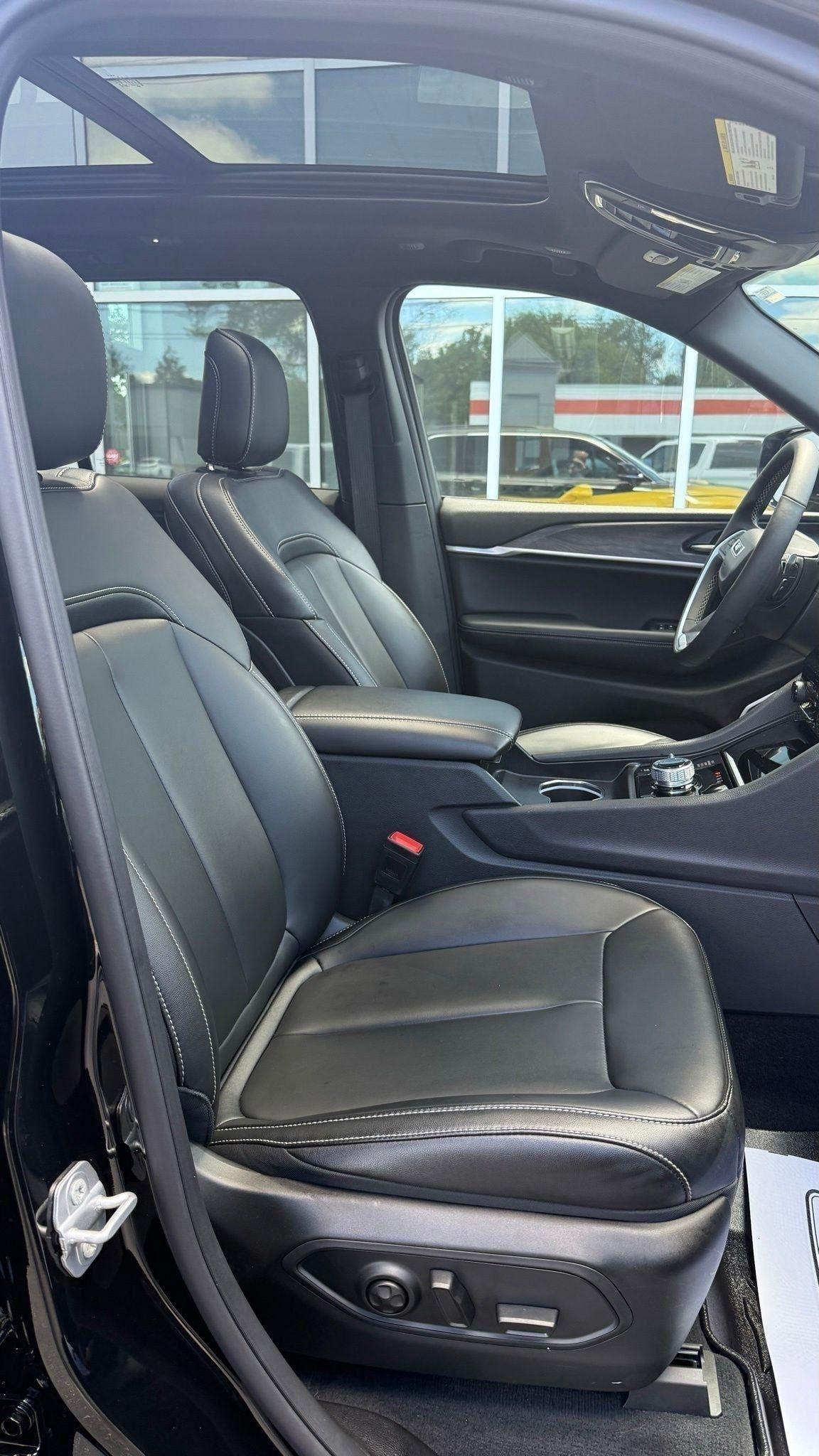 Jeep Grand Cherokee 4xe Base 2025