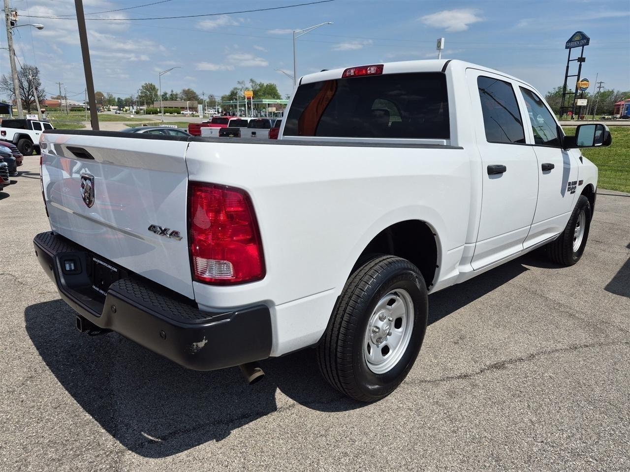 RAM 1500 Classic Tradesman Crew Cab SWB 4WD 2024