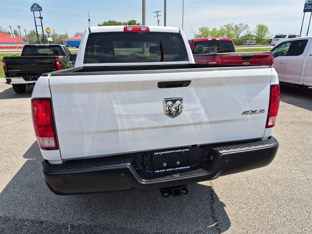 RAM 1500 Classic Tradesman Crew Cab SWB 4WD 2024