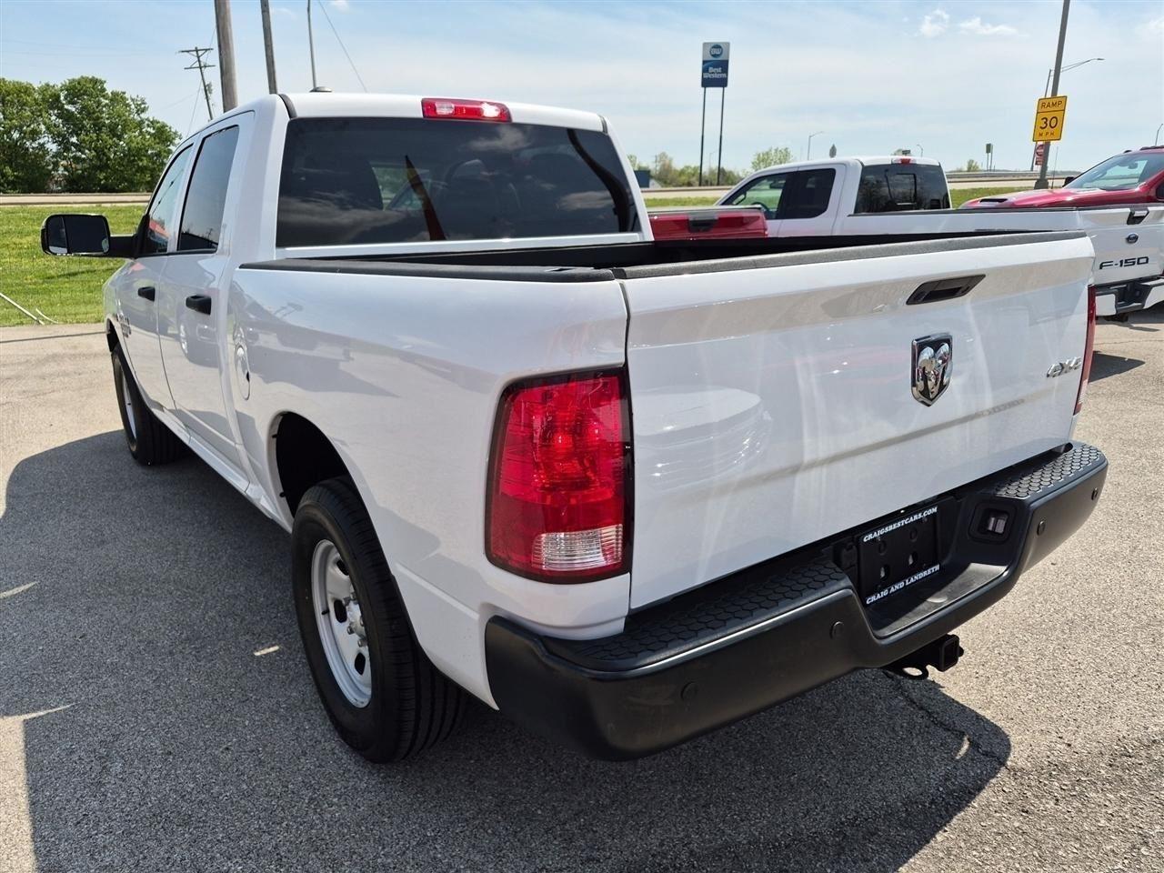 RAM 1500 Classic Tradesman Crew Cab SWB 4WD 2024
