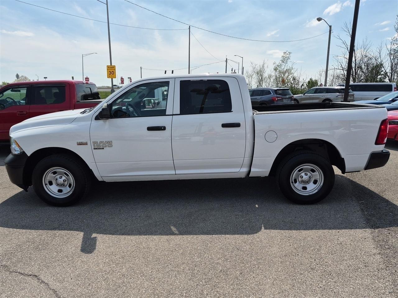 RAM 1500 Classic Tradesman Crew Cab SWB 4WD 2024