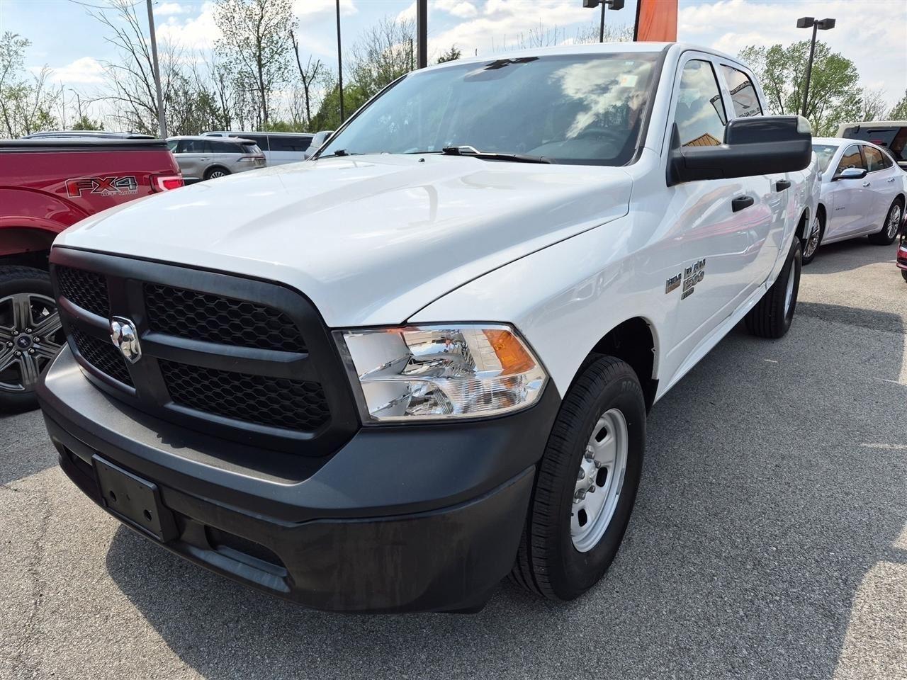 RAM 1500 Classic Tradesman Crew Cab SWB 4WD 2024