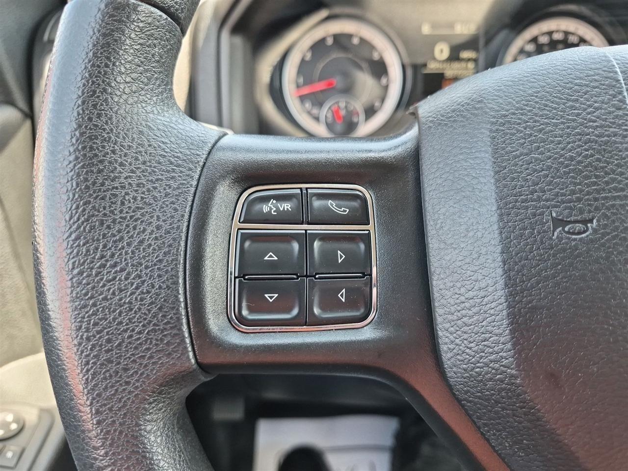 RAM 1500 Classic Tradesman Crew Cab SWB 4WD 2024