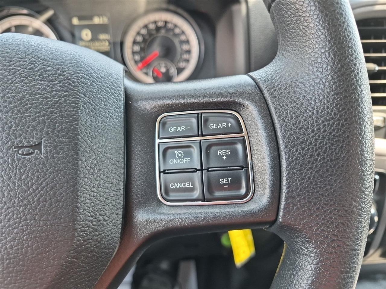 RAM 1500 Classic Tradesman Crew Cab SWB 4WD 2024