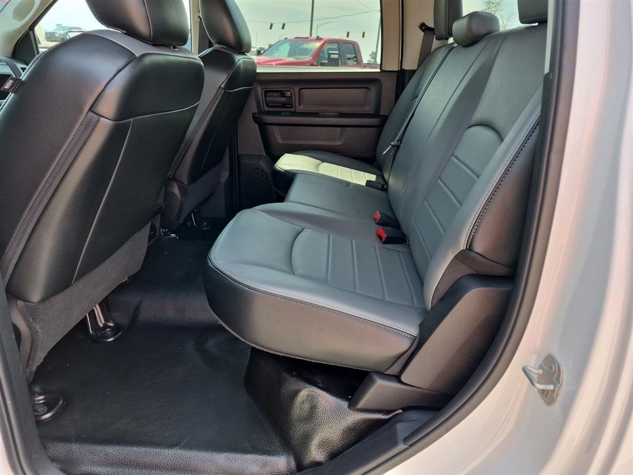 RAM 1500 Classic Tradesman Crew Cab SWB 4WD 2024