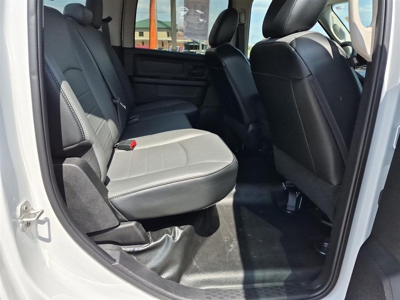 RAM 1500 Classic Tradesman Crew Cab SWB 4WD 2024