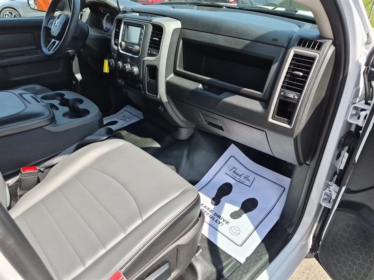 RAM 1500 Classic Tradesman Crew Cab SWB 4WD 2024