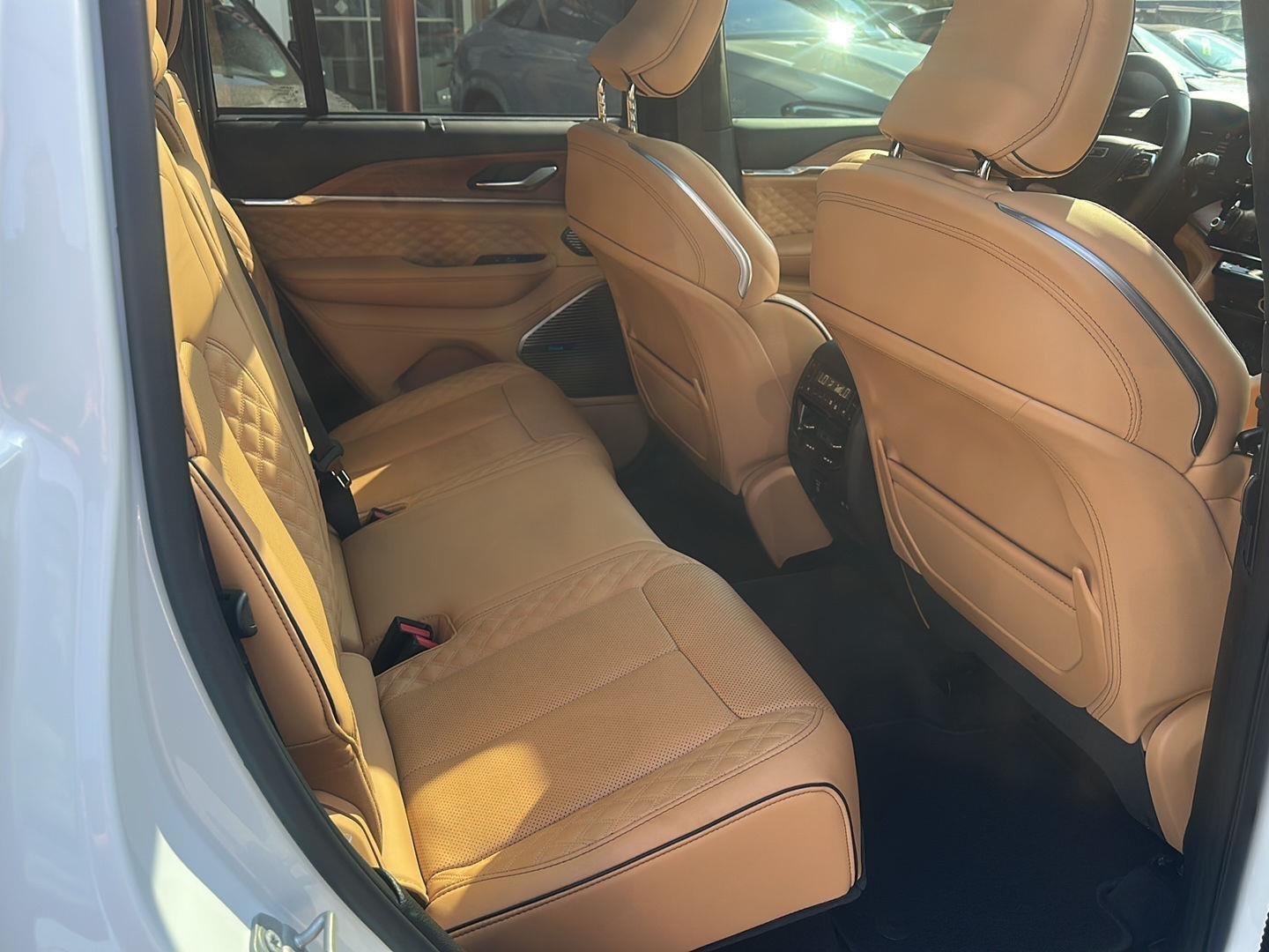 Jeep Grand Cherokee Summit 4WD 2026