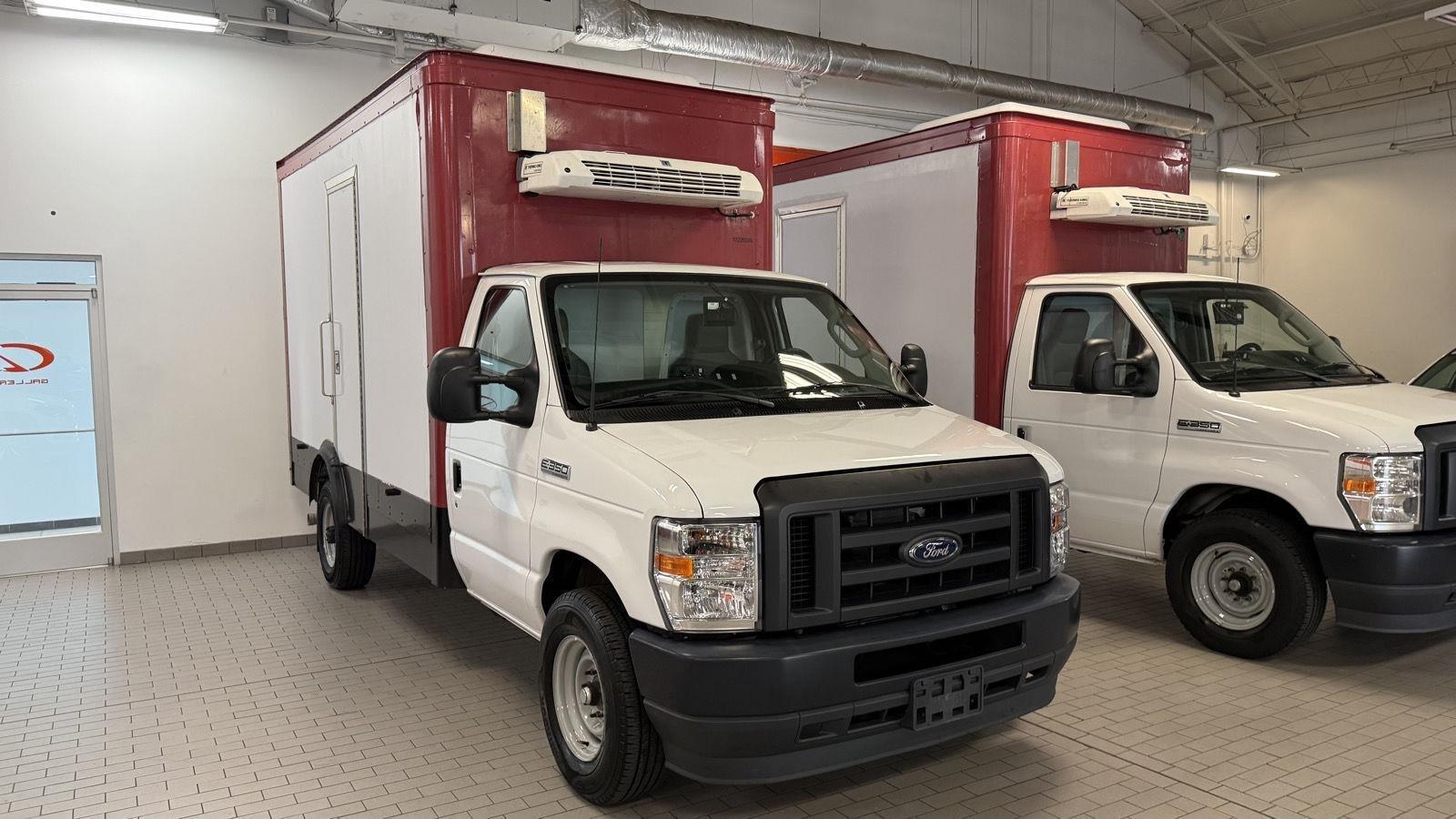 Ford Econoline E-350 Super Duty 2023