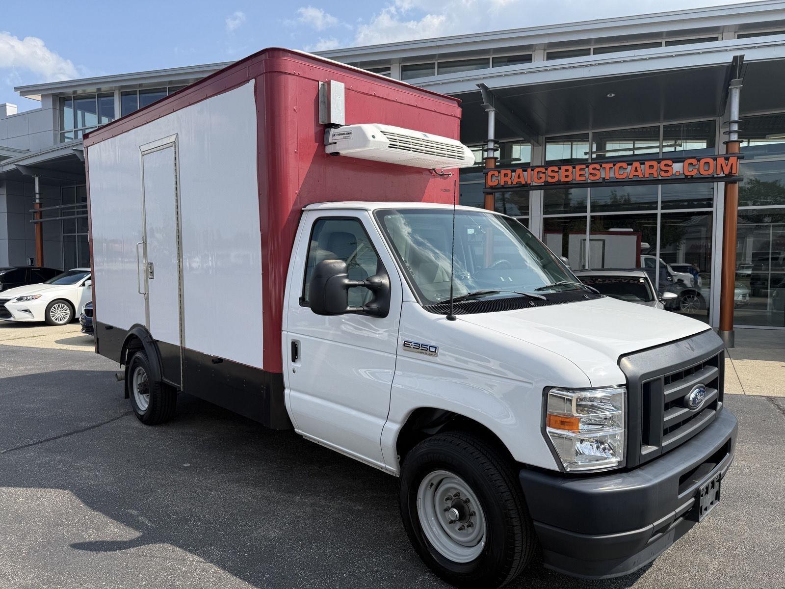 Ford Econoline E-350 Super Duty 2023