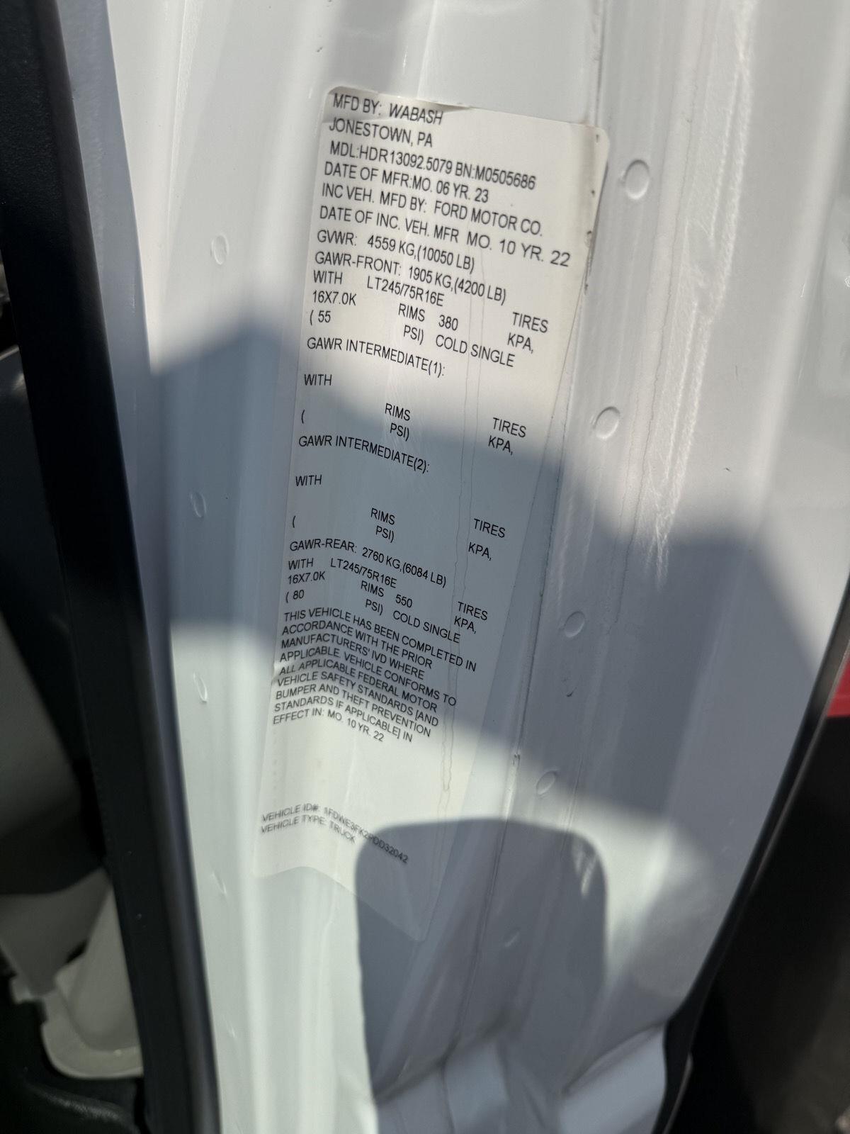 Ford Econoline E-350 Super Duty 2023