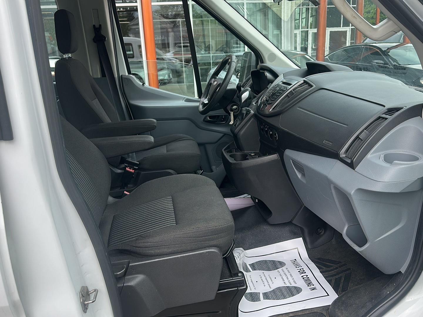 Ford Transit 350 Wagon Med. Roof XLT w/Sliding Pass. 148-in. WB 2016