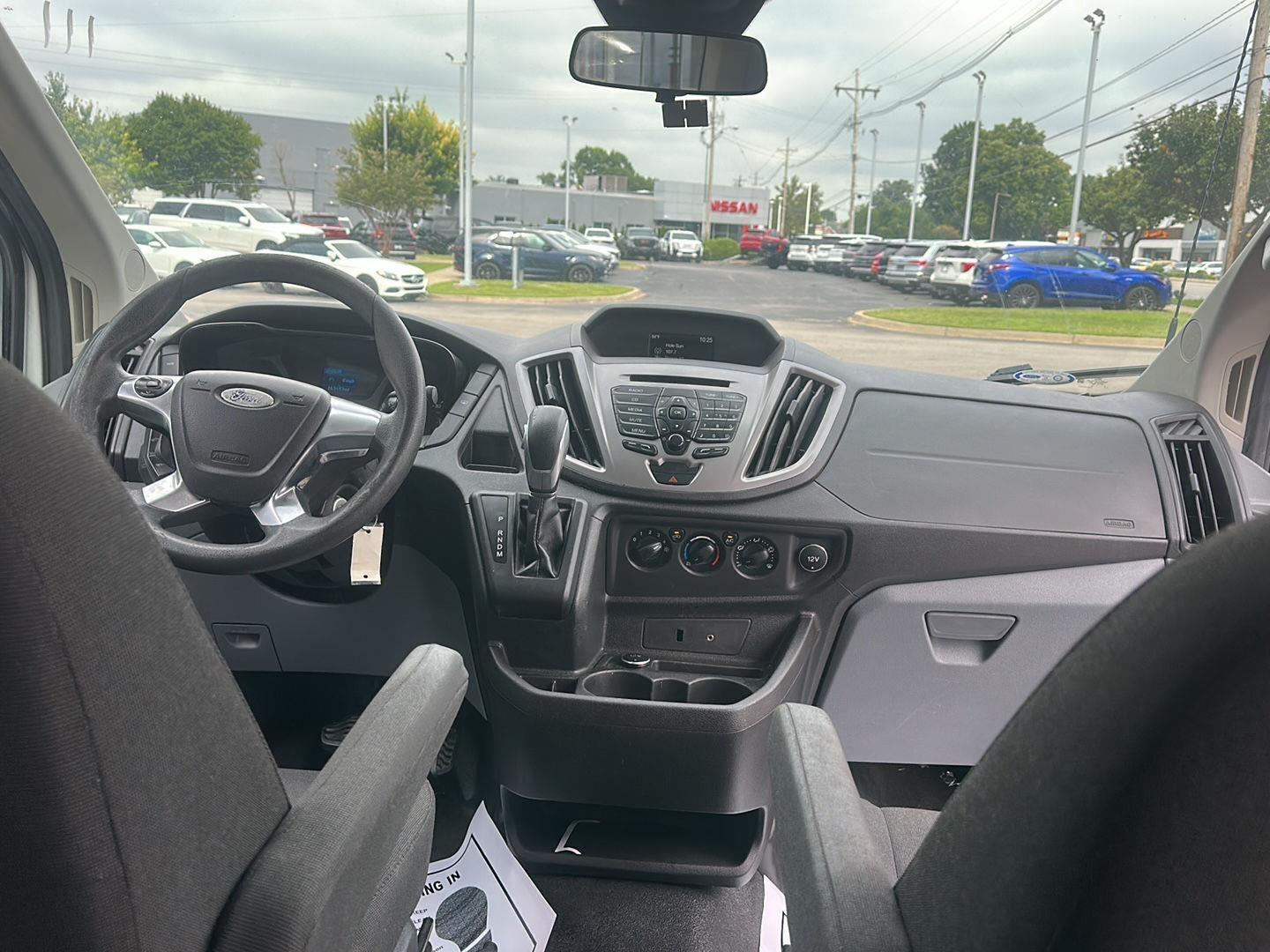 Ford Transit 350 Wagon Med. Roof XLT w/Sliding Pass. 148-in. WB 2016