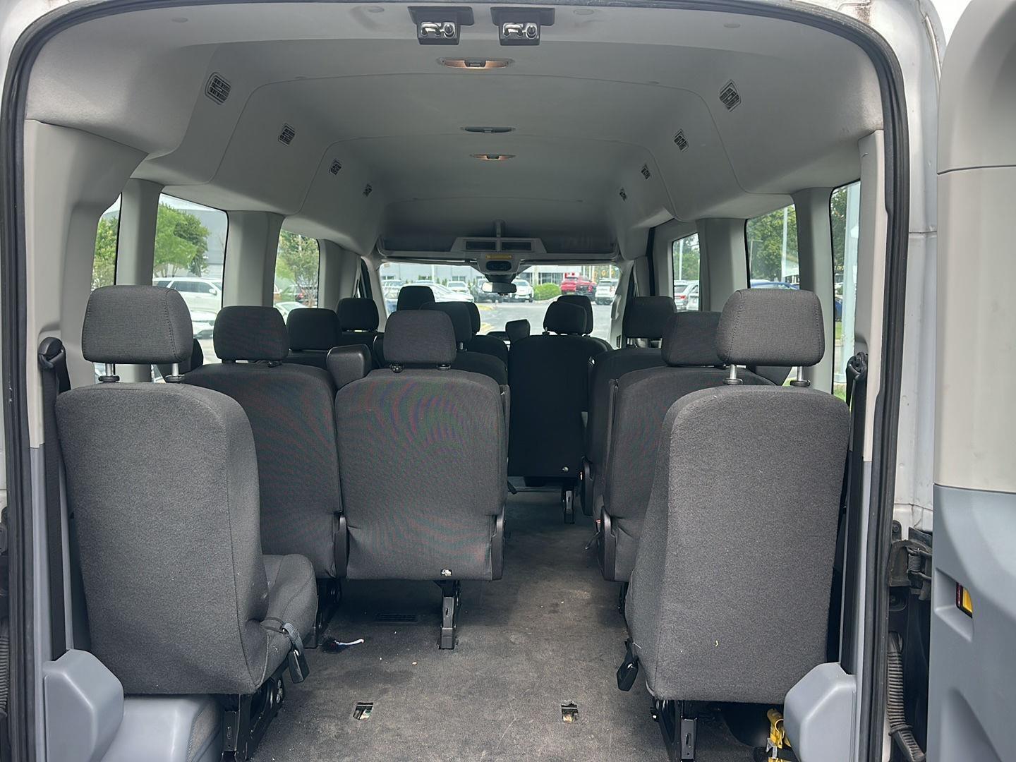 Ford Transit 350 Wagon Med. Roof XLT w/Sliding Pass. 148-in. WB 2016