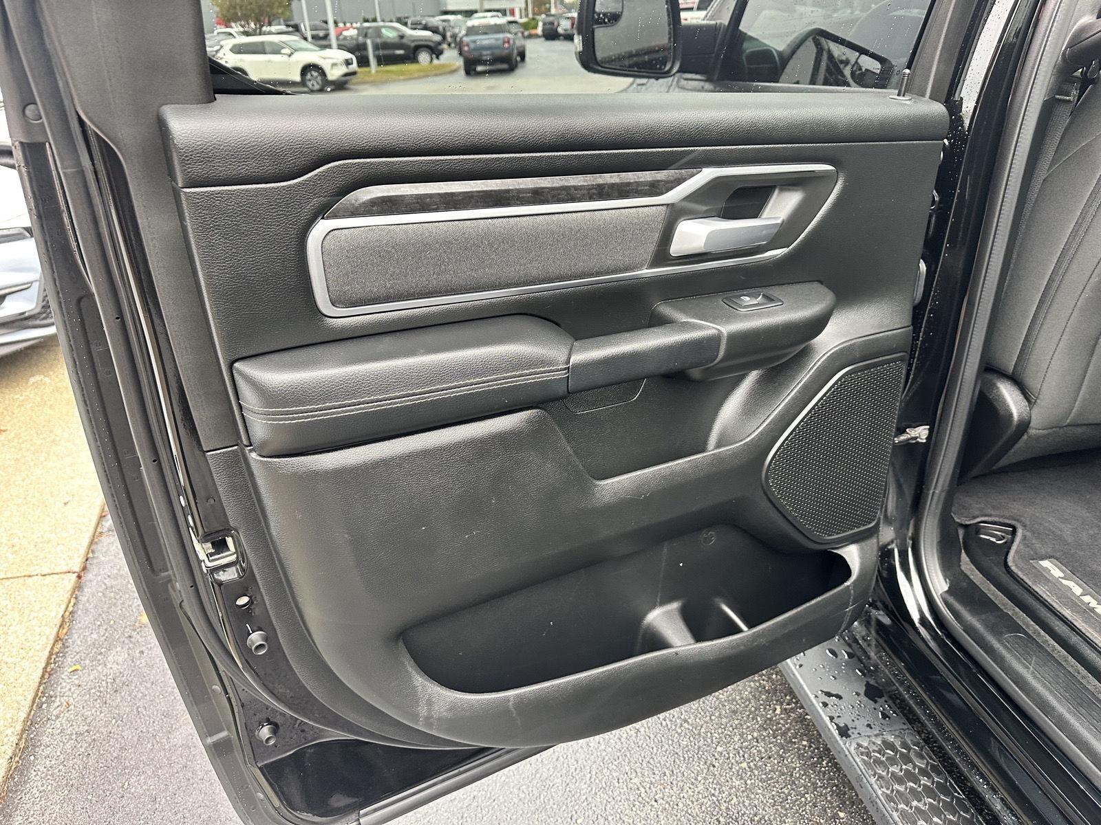 RAM 1500 Big Horn Crew Cab SWB 4WD 2019