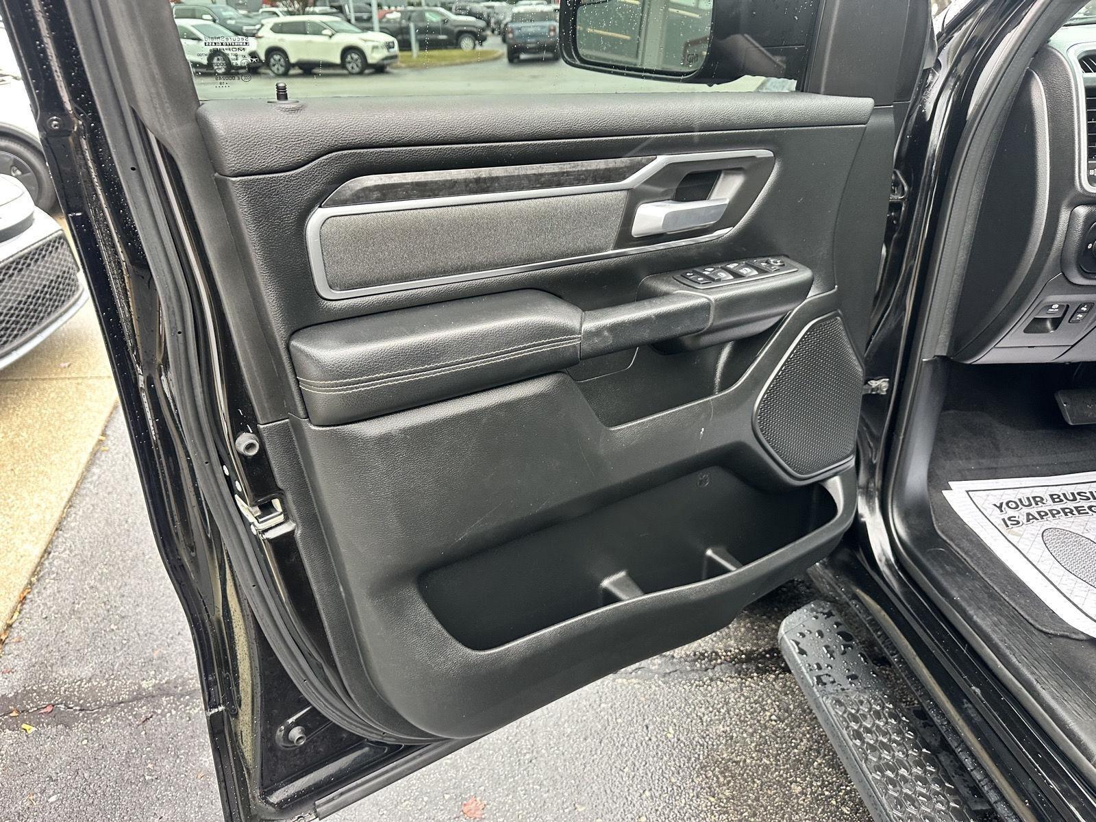 RAM 1500 Big Horn Crew Cab SWB 4WD 2019