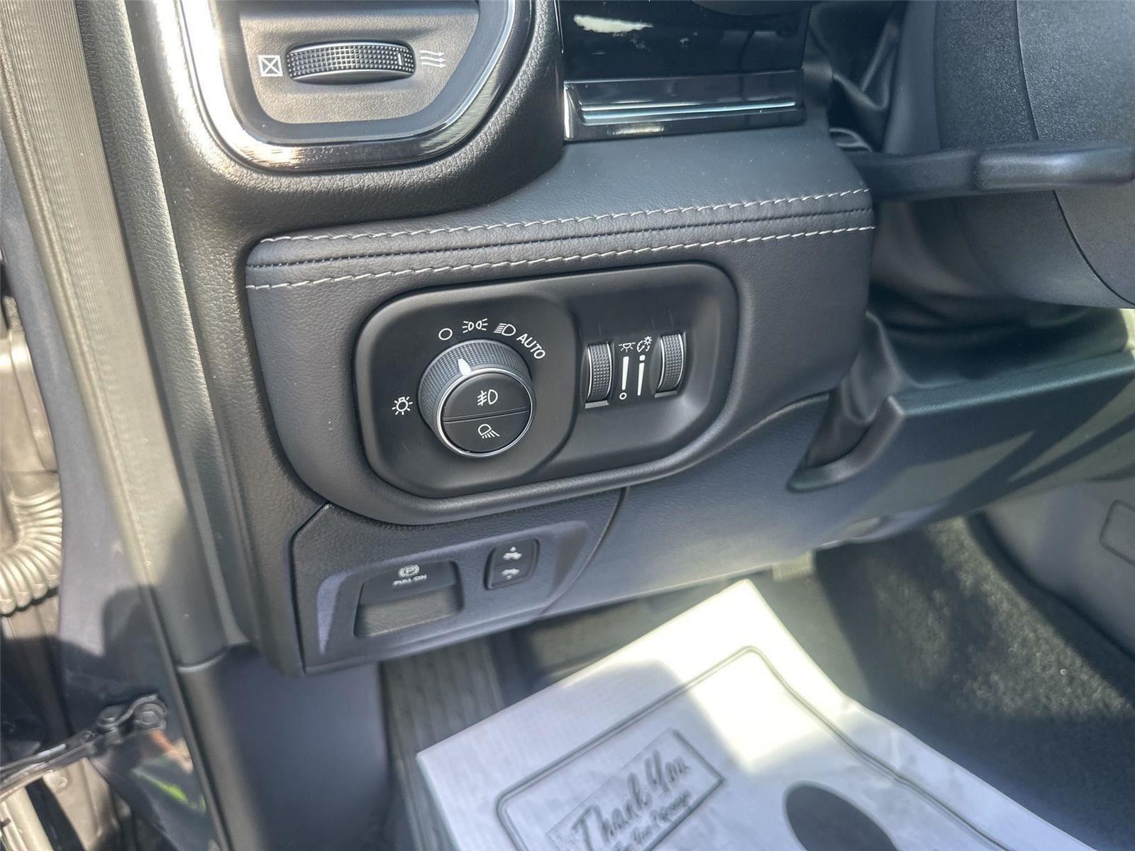 RAM 1500 Limited Crew Cab SWB 4WD 2026