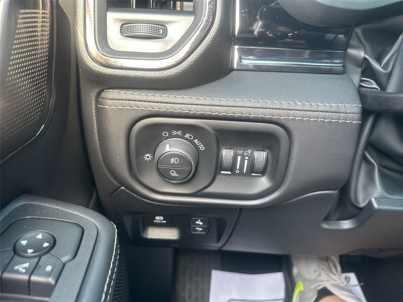 RAM 1500 Limited Crew Cab SWB 4WD 2026