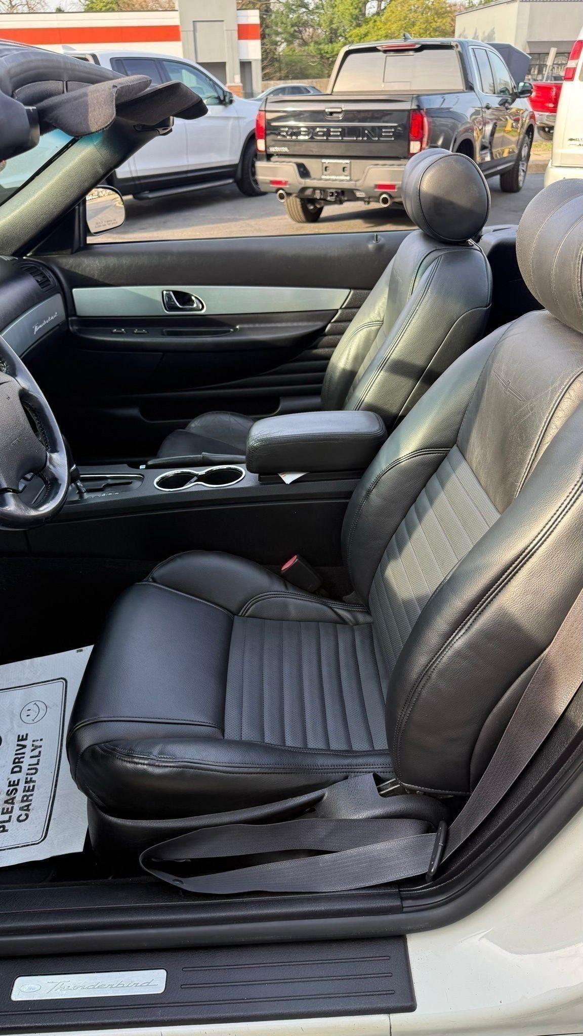 Ford Thunderbird Premium 2003