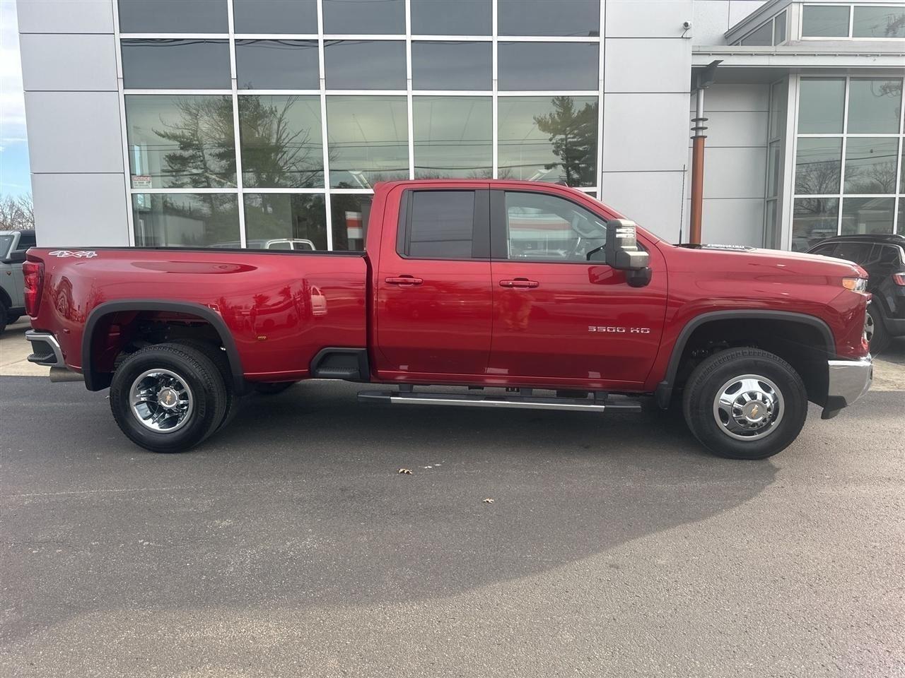 Chevrolet Silverado 3500HD LT Double Cab 4WD 2024