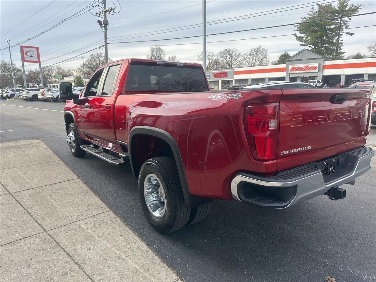 Chevrolet Silverado 3500HD LT Double Cab 4WD 2024