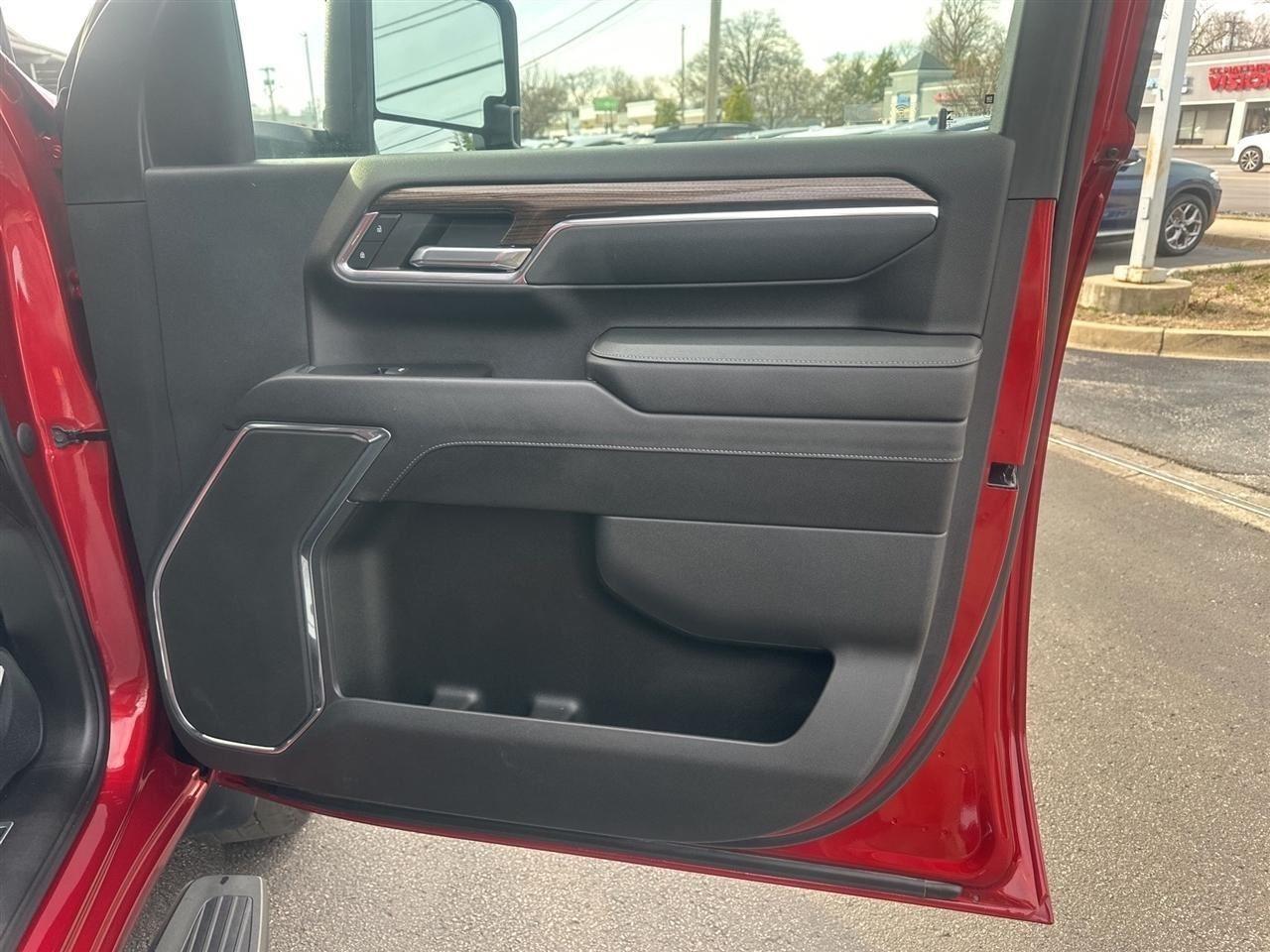 Chevrolet Silverado 3500HD LT Double Cab 4WD 2024