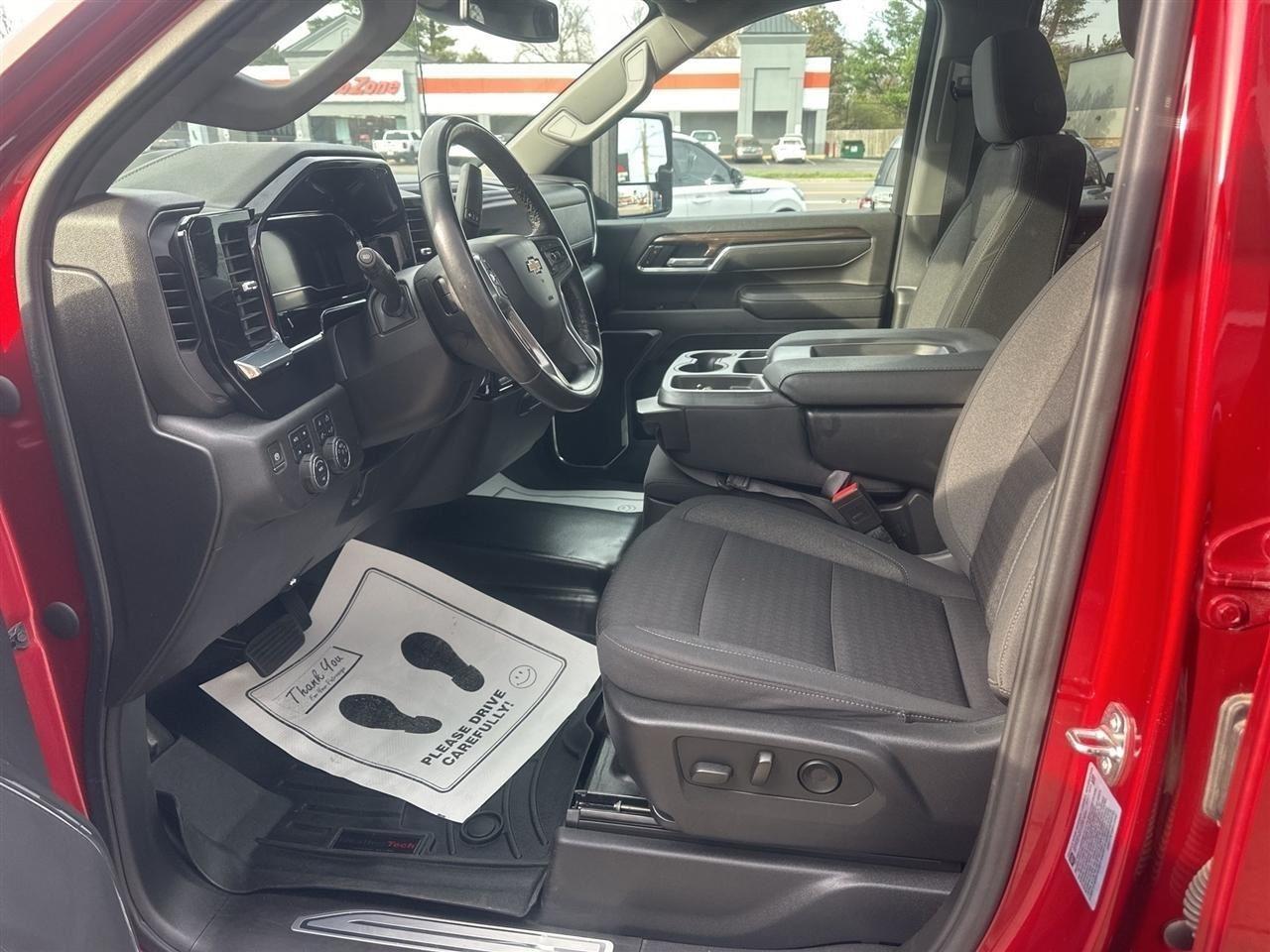 Chevrolet Silverado 3500HD LT Double Cab 4WD 2024