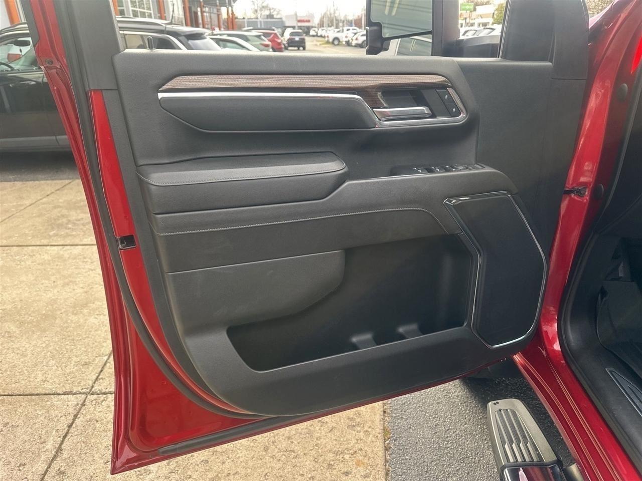 Chevrolet Silverado 3500HD LT Double Cab 4WD 2024