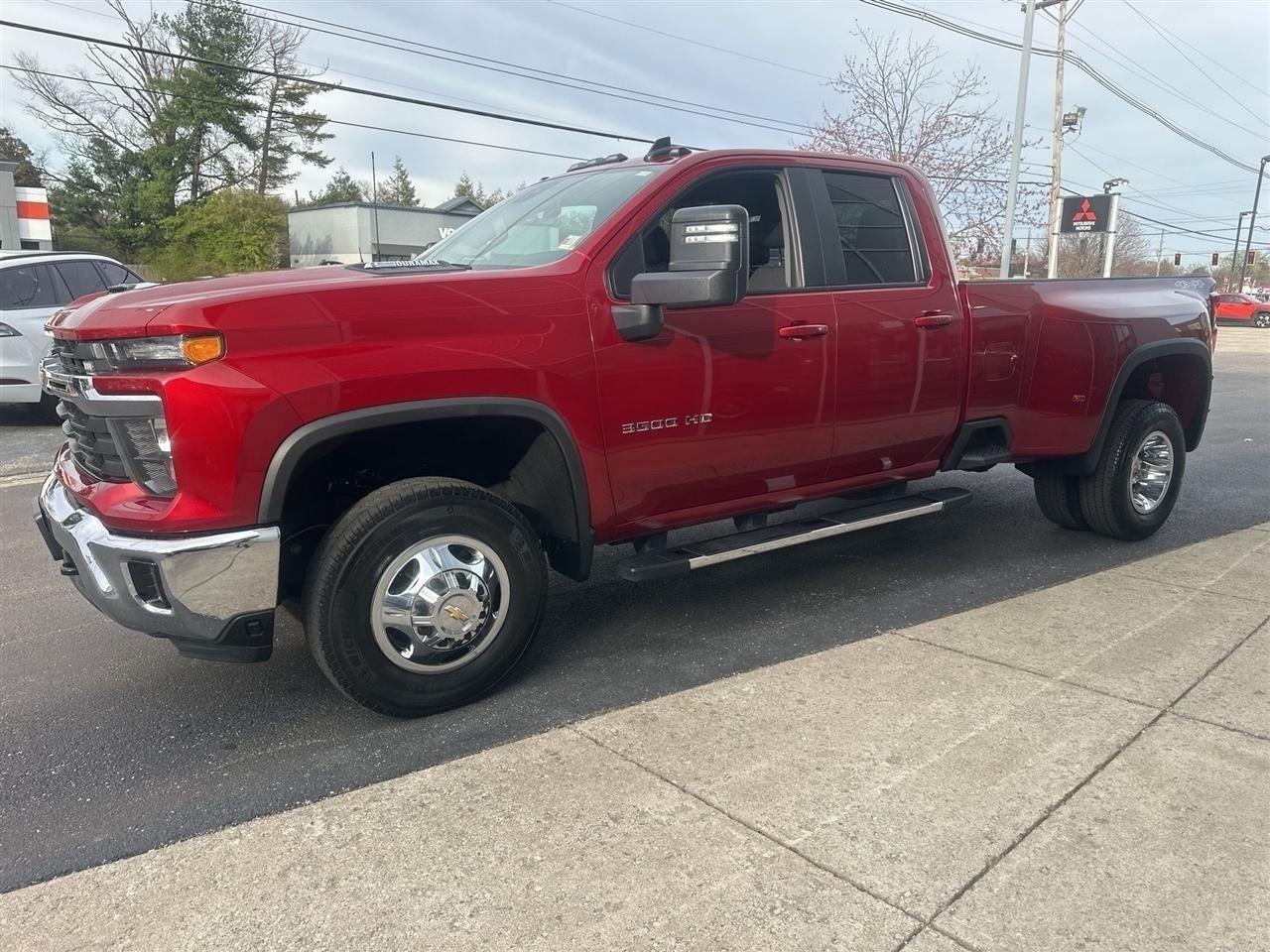 Chevrolet Silverado 3500HD LT Double Cab 4WD 2024