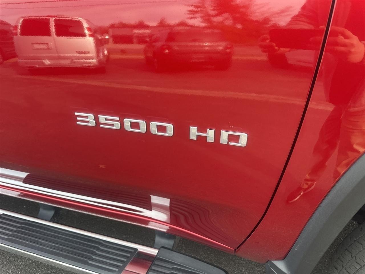 Chevrolet Silverado 3500HD LT Double Cab 4WD 2024