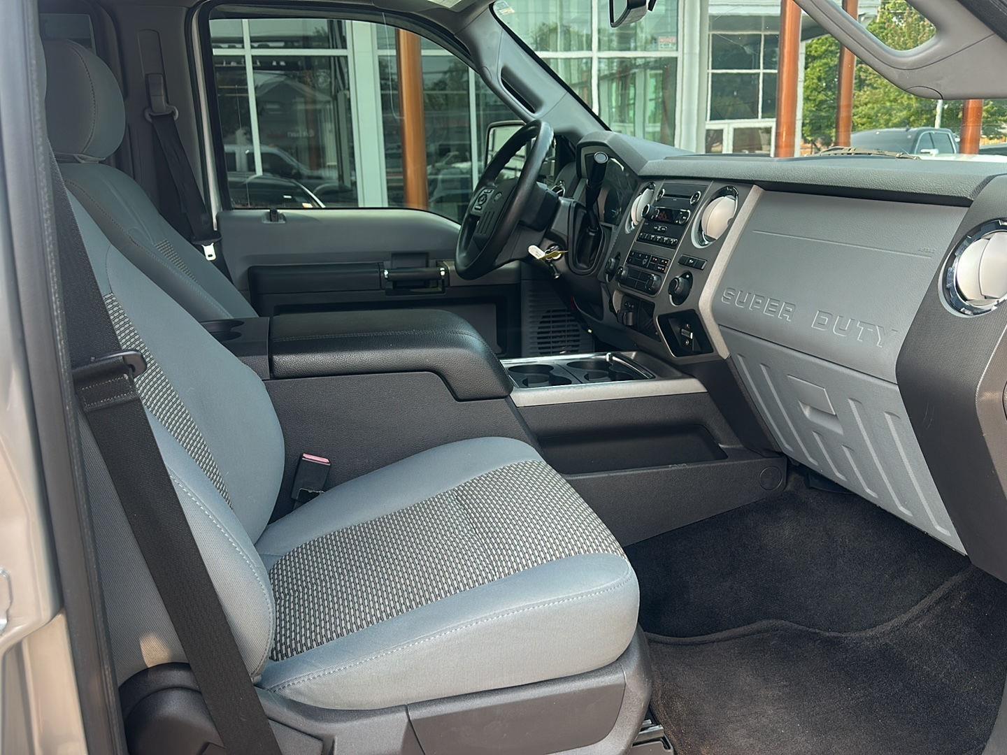 Ford F-350 SD XLT Crew Cab 4WD 2012