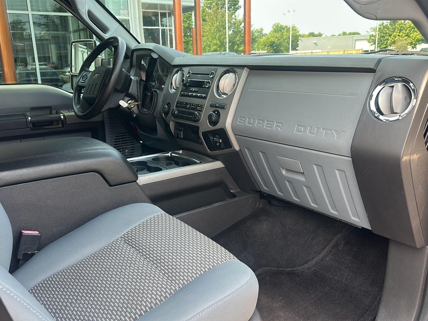 Ford F-350 SD XLT Crew Cab 4WD 2012