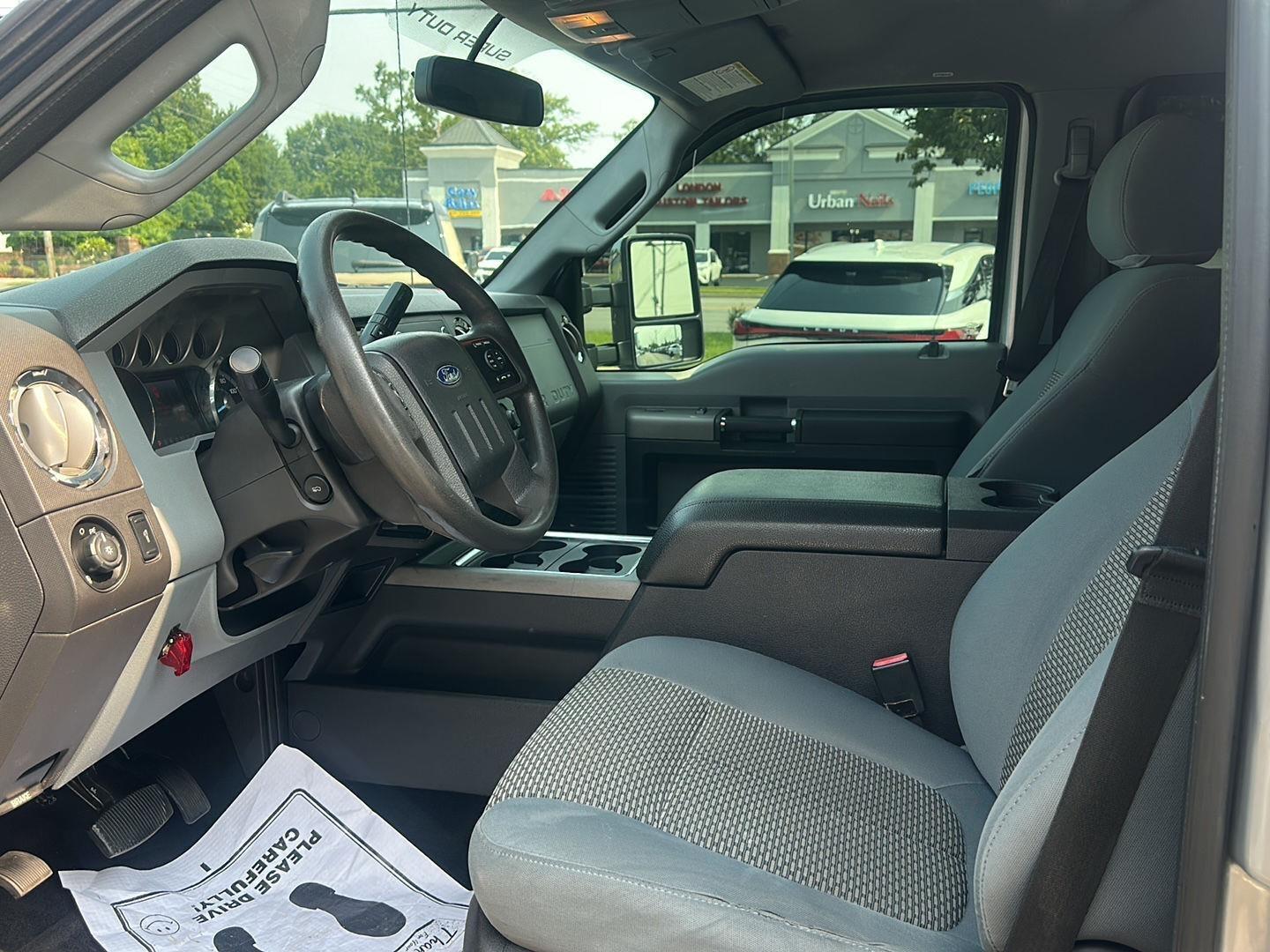 Ford F-350 SD XLT Crew Cab 4WD 2012