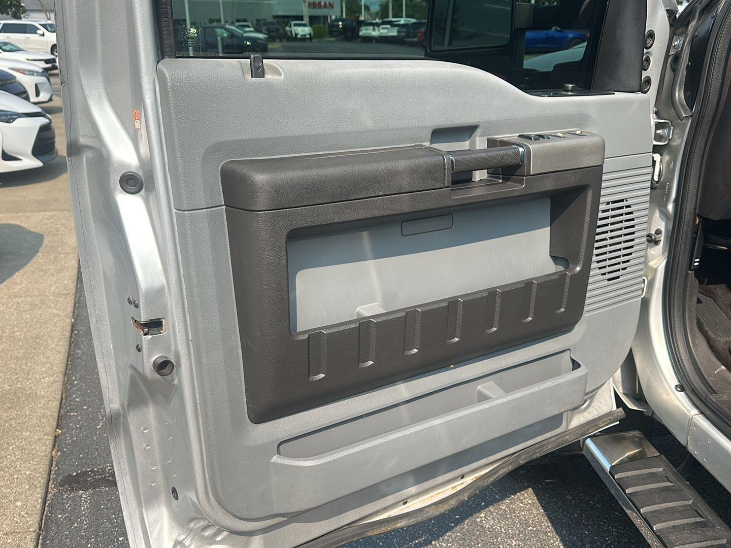 Ford F-350 SD XLT Crew Cab 4WD 2012