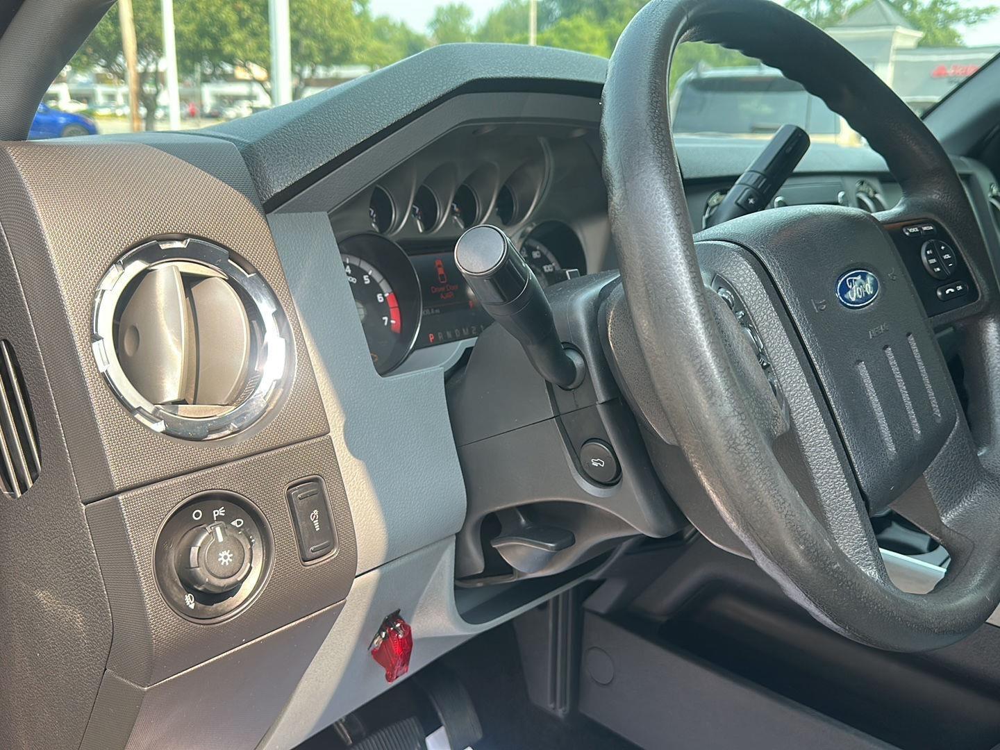Ford F-350 SD XLT Crew Cab 4WD 2012