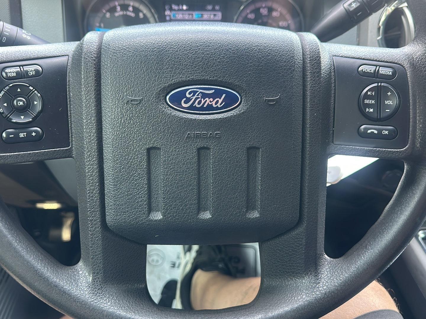 Ford F-350 SD XLT Crew Cab 4WD 2012